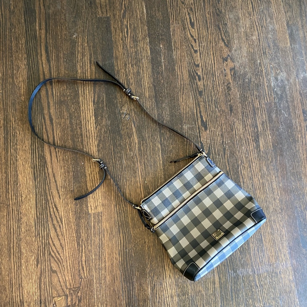 Dooney & Bourke tucker bag